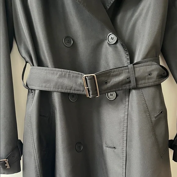 Burberry Elegant Black Trench Coat - Picture 3 of 9